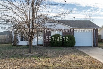 Building Photo - 3 Bed | 2 Bath in Owasso!