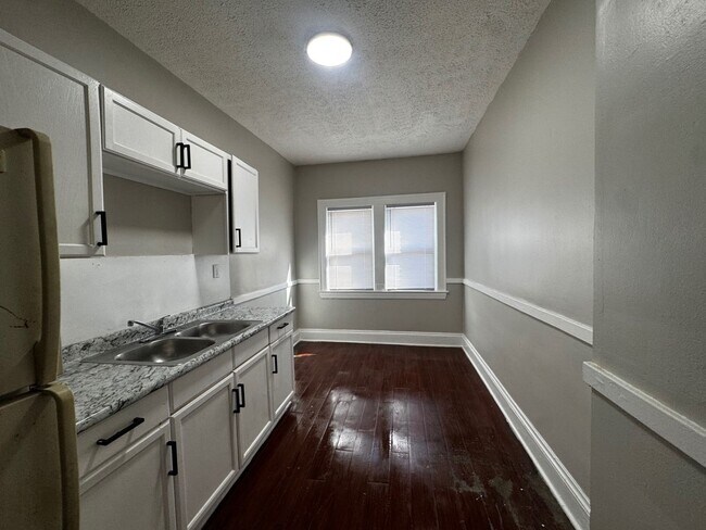 Building Photo - 395 E 152nd St