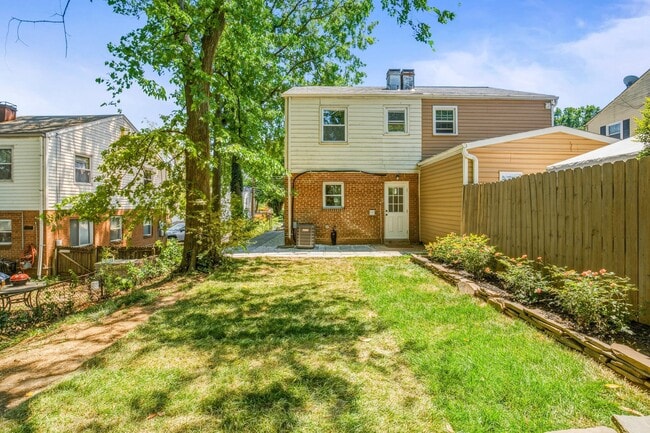 Building Photo - 5810 Fifer Dr