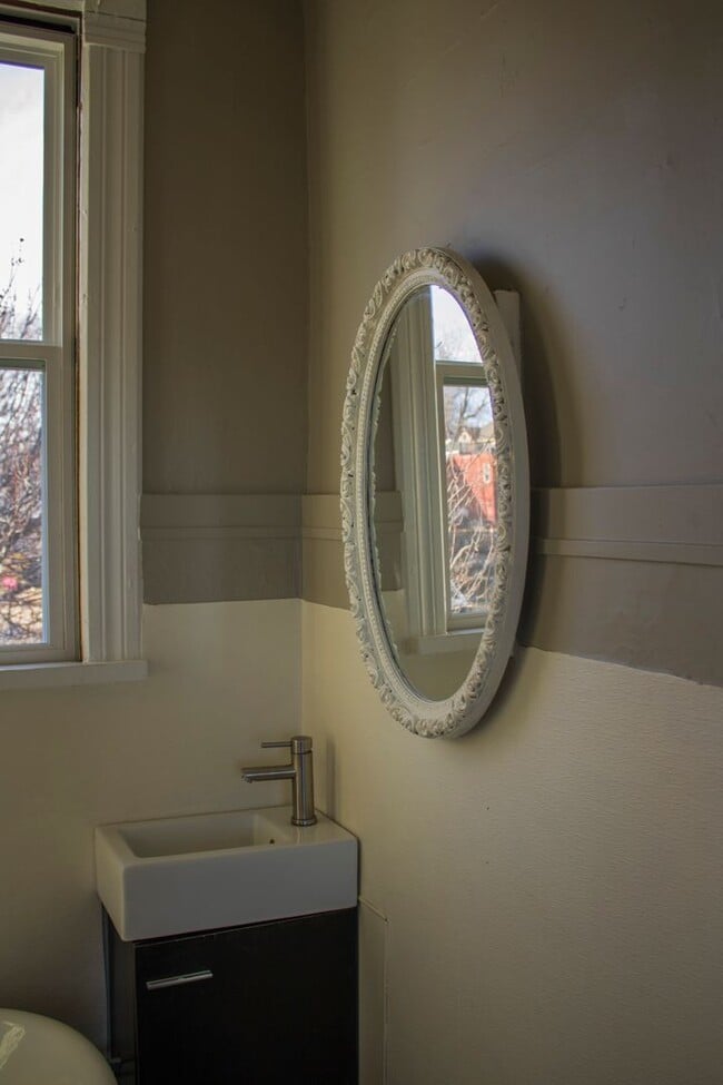 Building Photo - Pistachio Rentals (1618 Martha St)