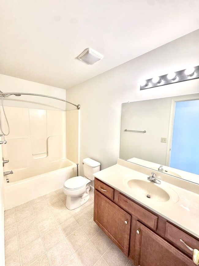 Building Photo - FIVE BEDROOMS in PARKLAND SCHOOLS!