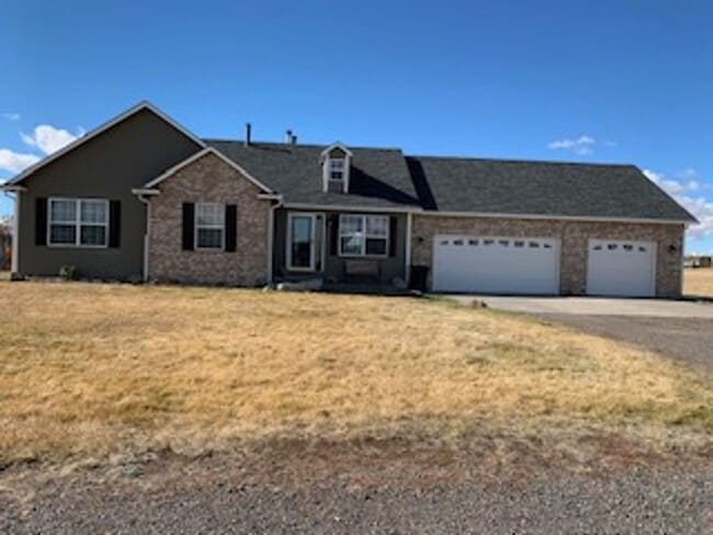 Primary Photo - Fabulous 4 bedroom, 3 bath Rural Property ...