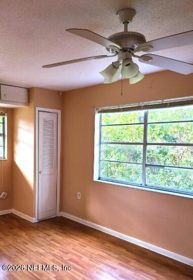 Building Photo - 127 Crestwood Ave
