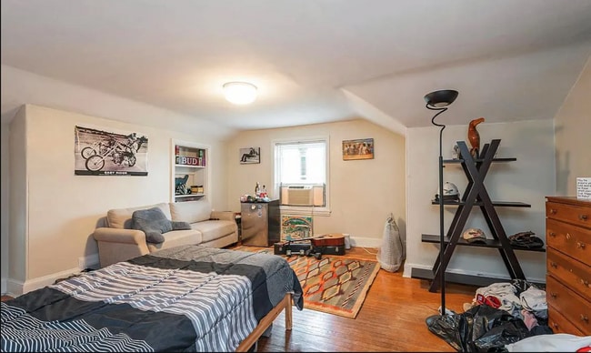 Building Photo - 413 N 33rd St