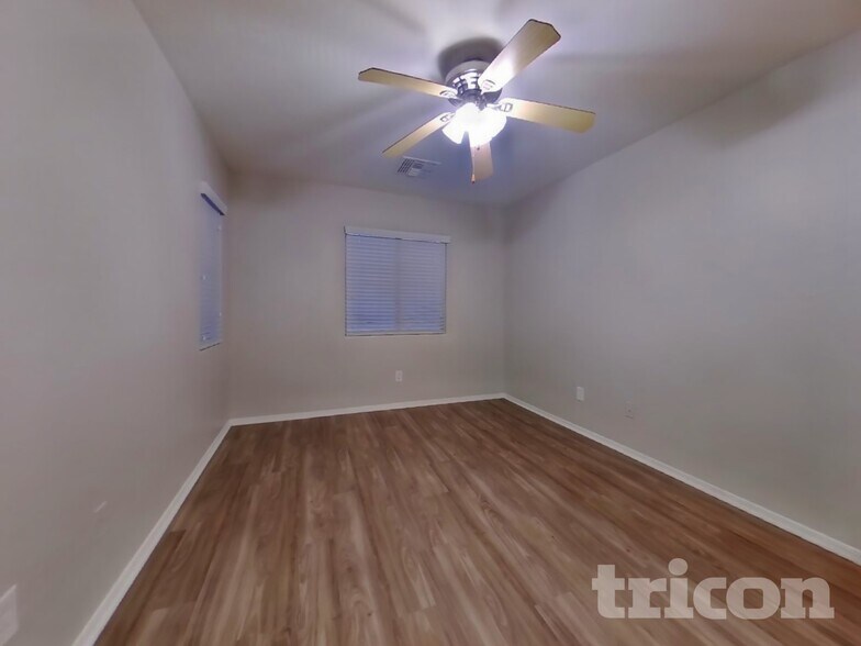 Building Photo - 10268 W Sands Dr