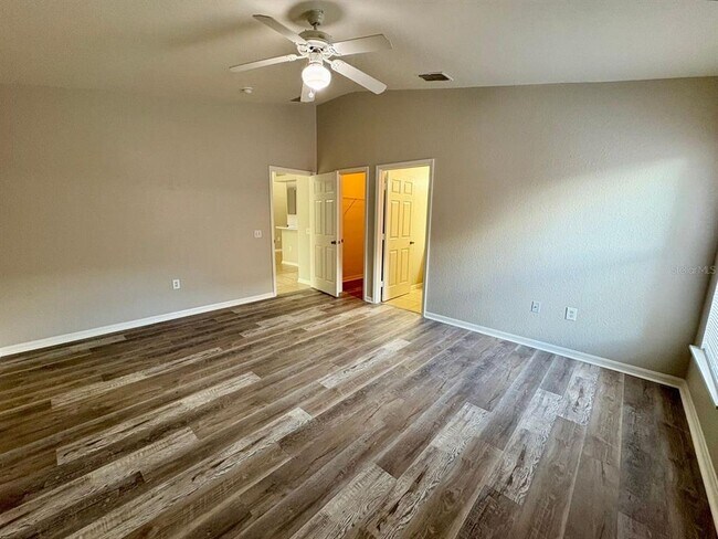 Building Photo - 609 Tamarin Ln