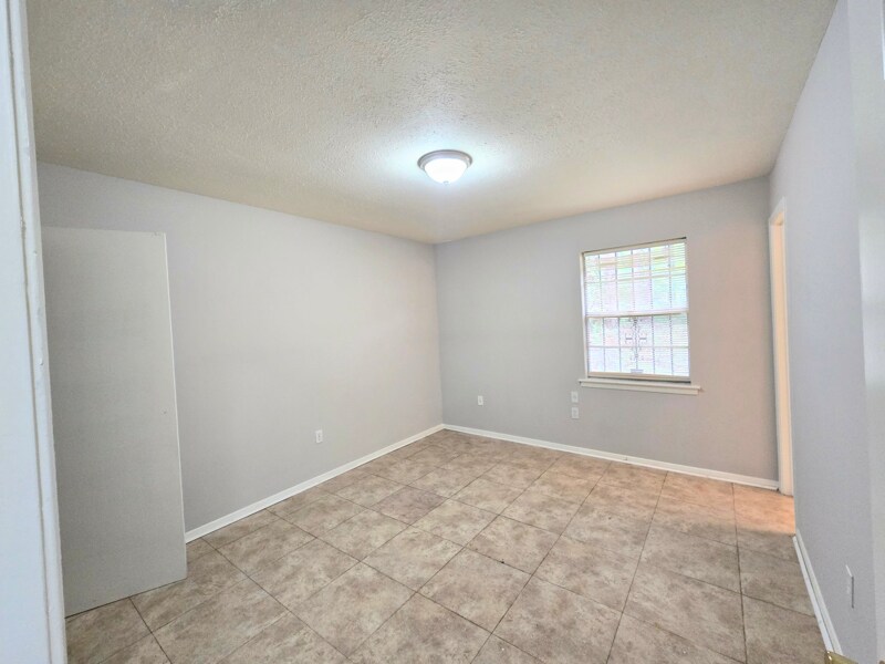 Building Photo - 270 Myer Ave