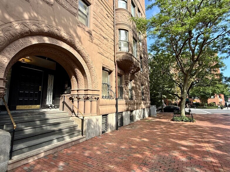 Building Photo - 330 Dartmouth St