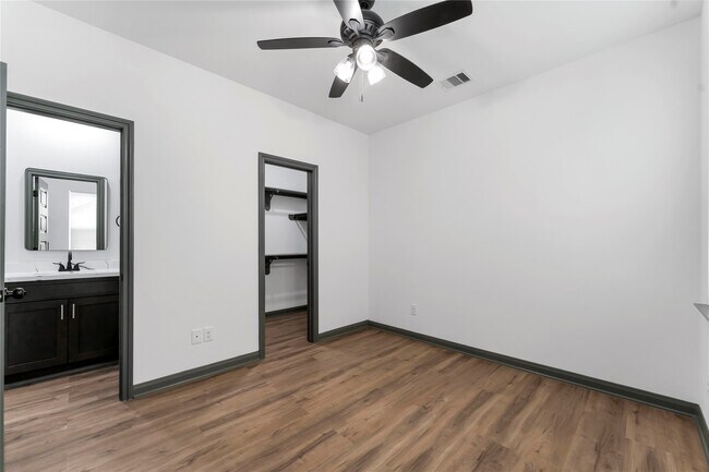 Building Photo - 7987 Chateau St