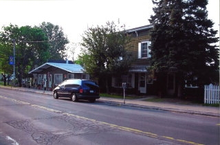 Building Photo - 1109 Cook St