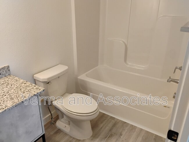 Building Photo - 841 Ventnor Ave