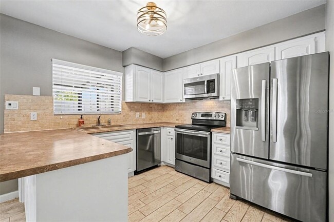 Building Photo - 7624 Desoto Ct