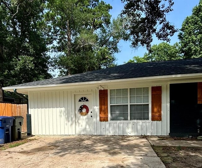 Primary Photo - 1611 Ave Q