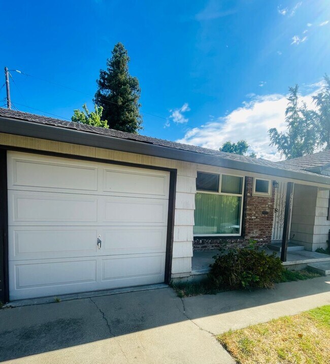 Building Photo - 6011 Sandlin Way