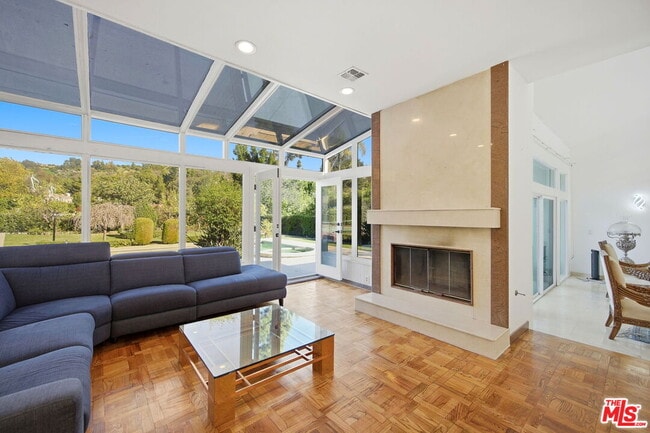 Building Photo - 2846 Royston Pl