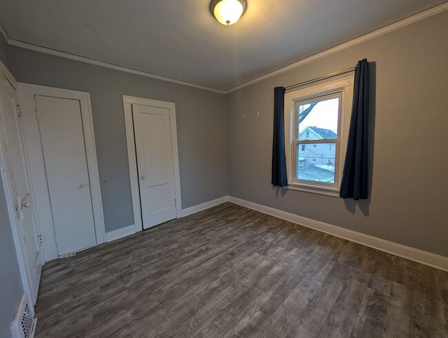 Building Photo - 2184 Wascana Ave