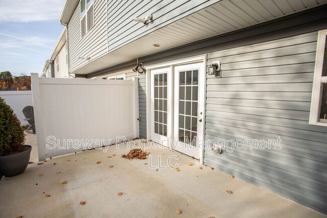 Building Photo - 2 Mulberry ln