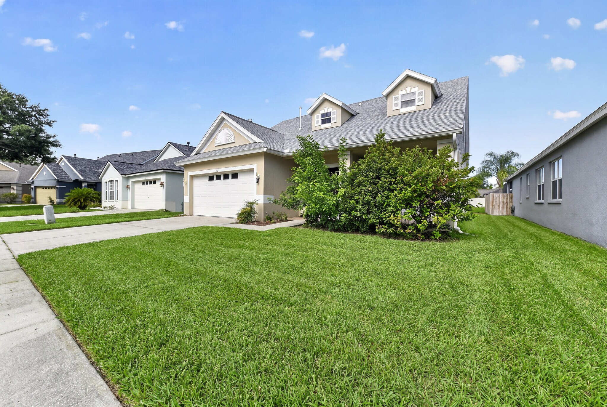 Building Photo - 6641 Cambridge Park Dr