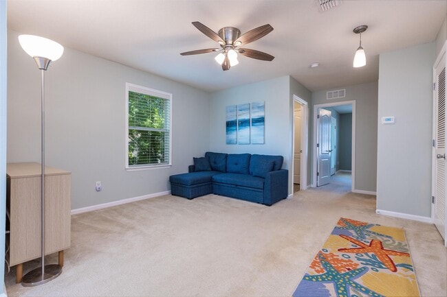 Building Photo - 58 Islander Cir