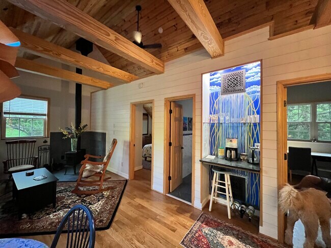 Coffee Tee Wine Bar - 754 Woodlands Rd