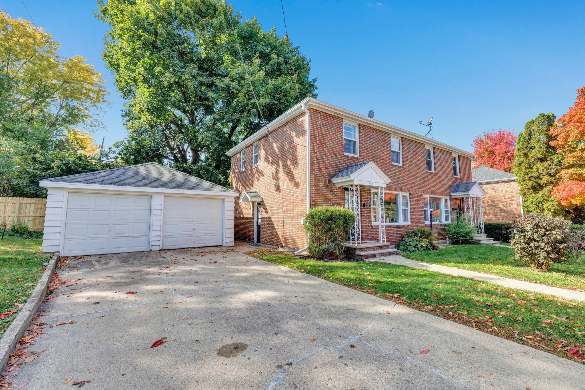 Building Photo - 712 Grignon St