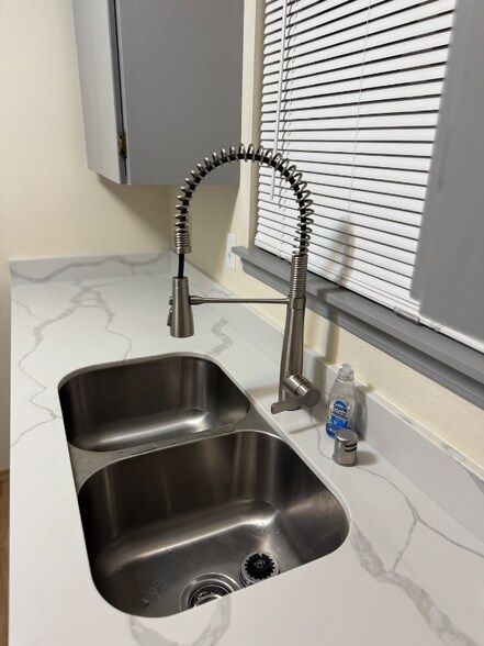 Building Photo - 9611 161st St E