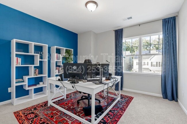 Building Photo - 504 Flip Trail