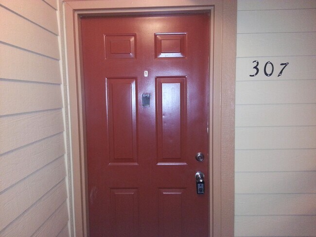 Building Photo - Mountain View 2 Bed 2 Bath 2 Balconies Top Floor Condo-Tons of Amenities