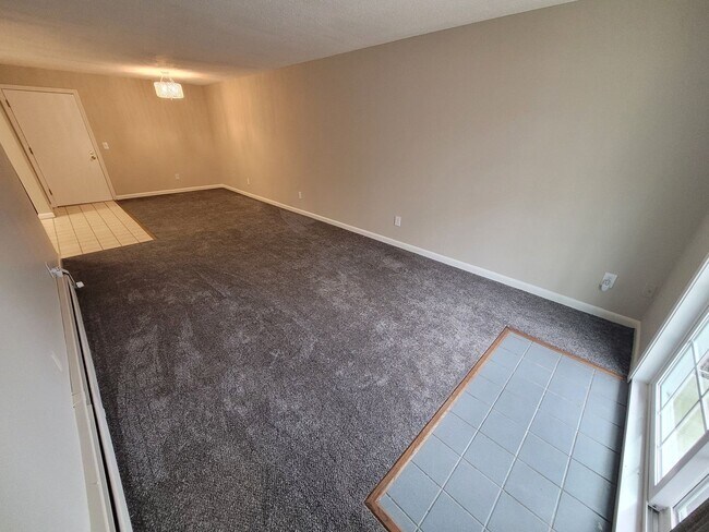 Building Photo - $2100 - 2 Bed / 1 Bath Condominium in Manc...