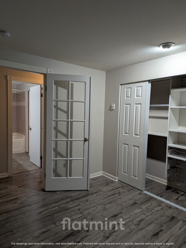 Building Photo - 8720 Phinney Ave N