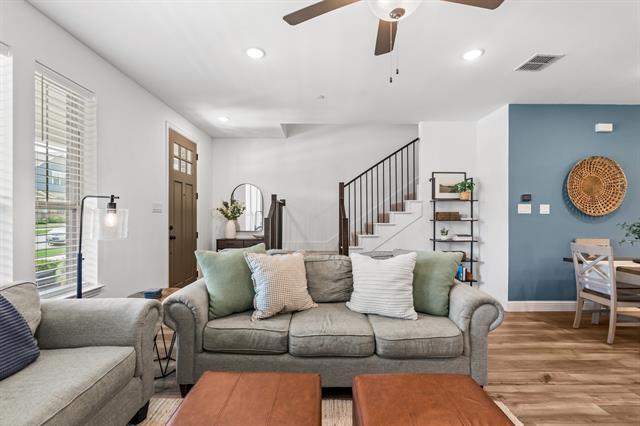 Building Photo - 2529 Barnwood Ln