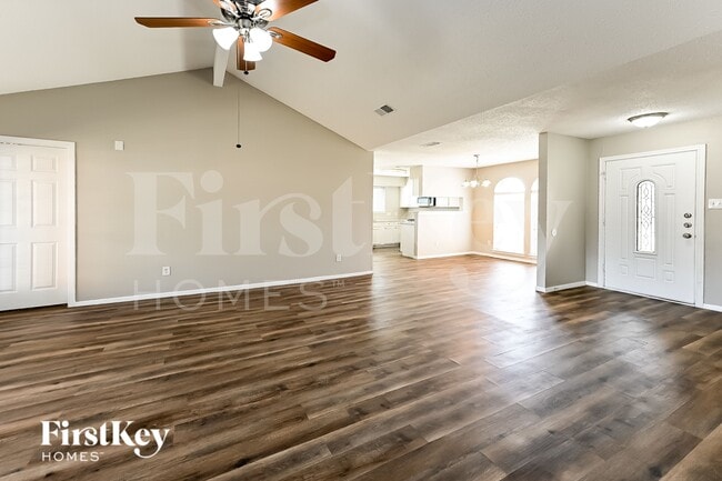 Building Photo - 10811 Forest Leaf Dr
