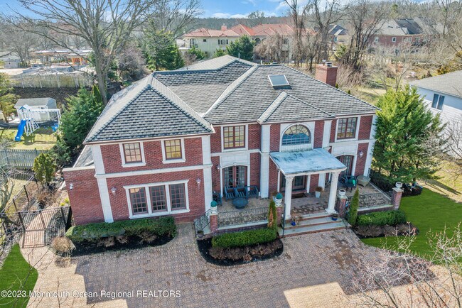 Building Photo - 13 Valley Forge Rd