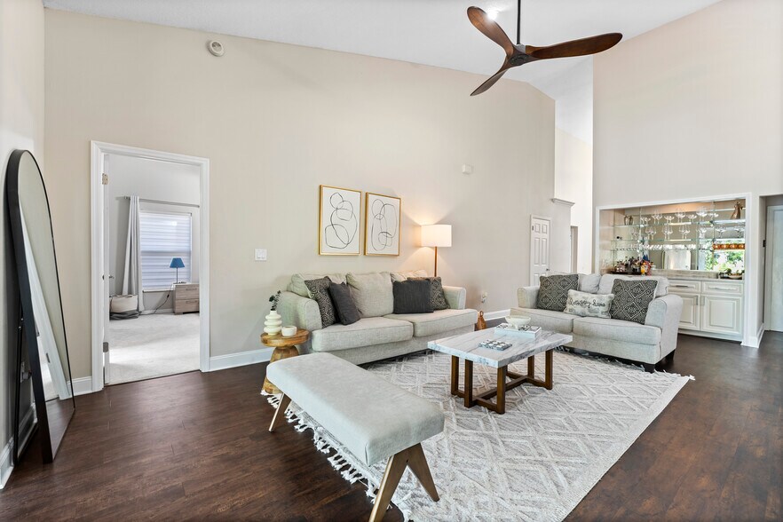 Building Photo - 3220 Tall Timber Dr