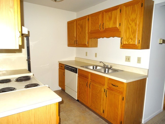 Building Photo - 420 Cherry Dr