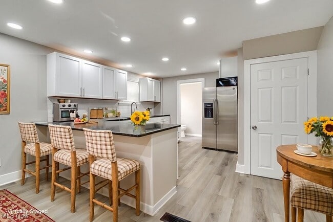 Building Photo - 920 Bloomfield Ave