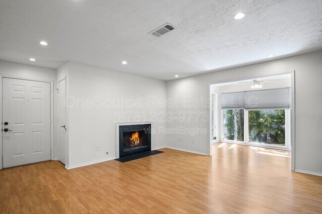 Building Photo - 2110 Augusta Dr