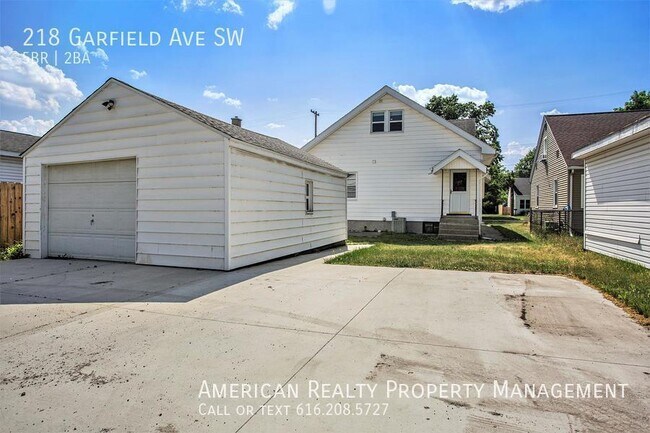Building Photo - 218 Garfield Ave SW