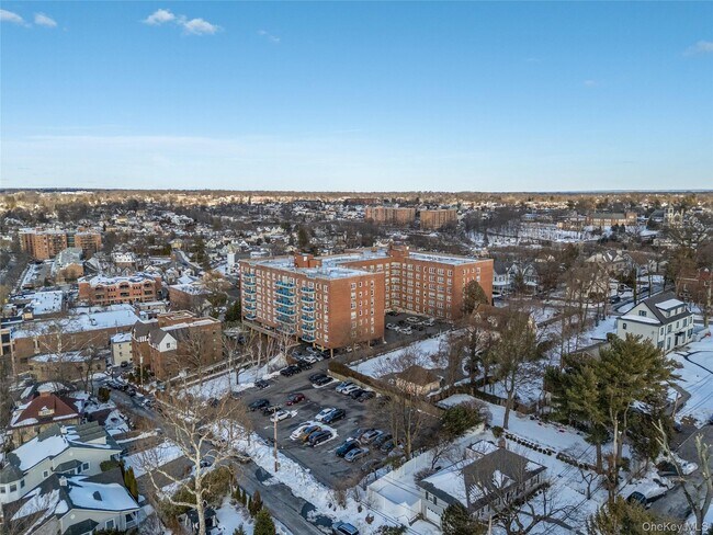 Building Photo - 21 Fairview Ave