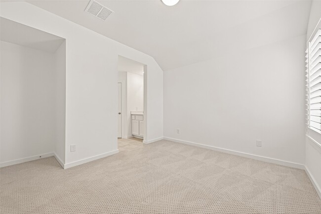 Building Photo - 7427 Compass Dr