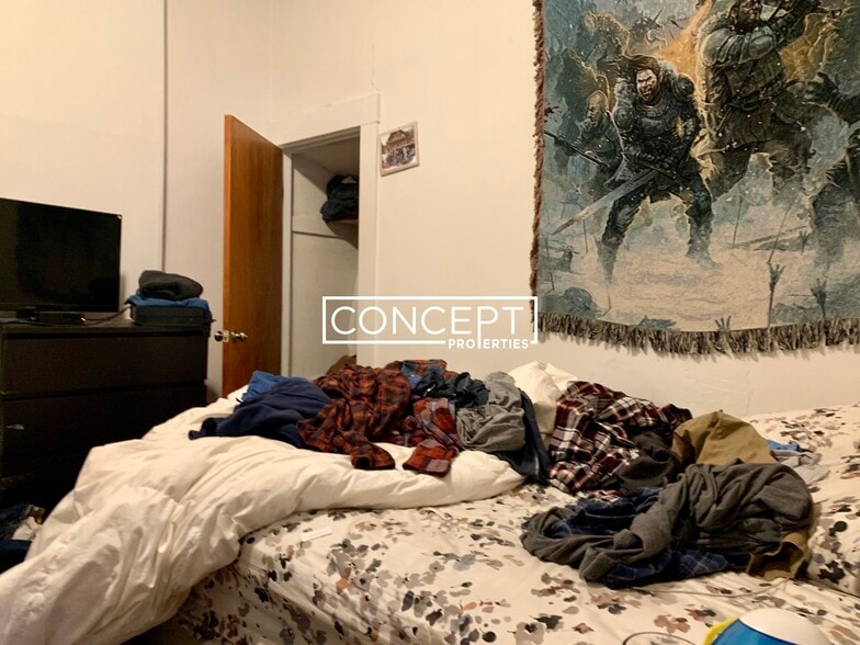 Building Photo - 38 Newton St