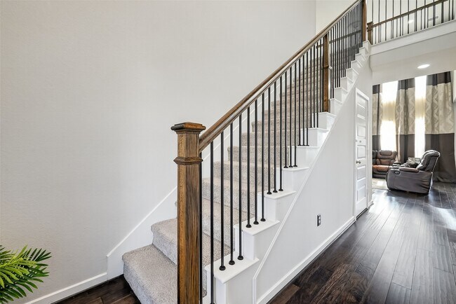 Building Photo - 18619 Greenwood Mdw Trl