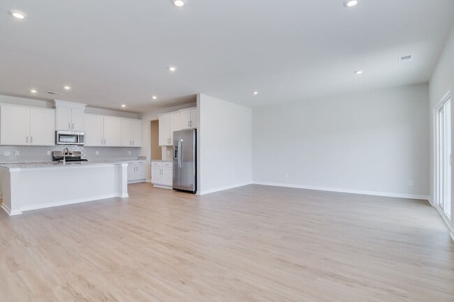 Building Photo - Stunning 4-Bedroom, 3-Bath New Construction Home with Master on Main and Upstairs Retreat