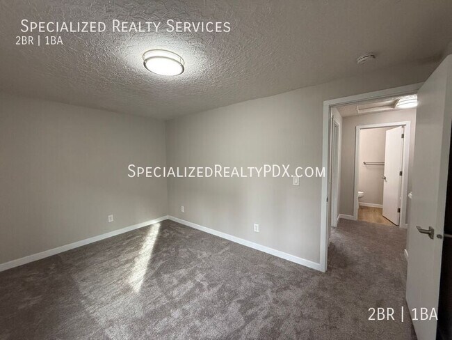 Building Photo - 5117 SW 62nd Ave