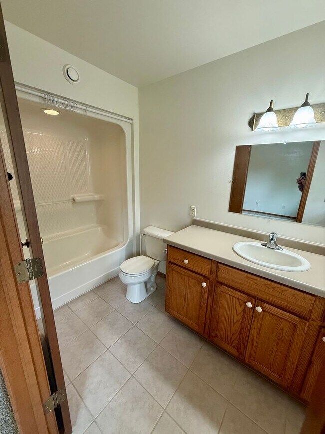 Building Photo - 149913-149913 Wineberry Ln