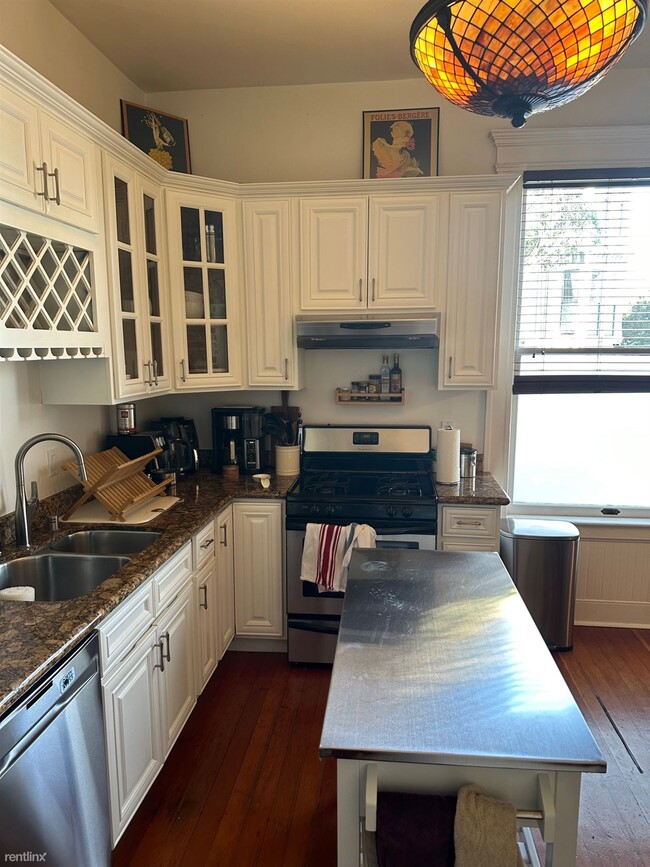 Building Photo - Room for Rent, 2 bath Condo - 59 Octavia S...