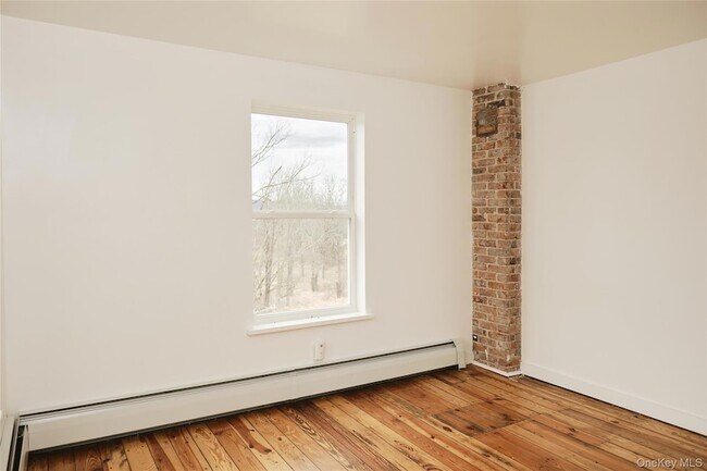 Building Photo - 5728 209