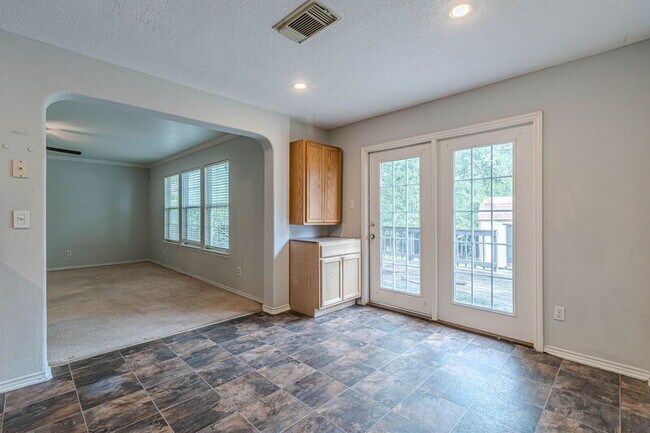 Building Photo - 164 Springtree Hollow