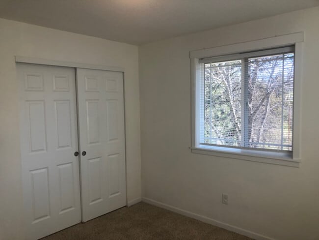 Building Photo - 6748 OR-66