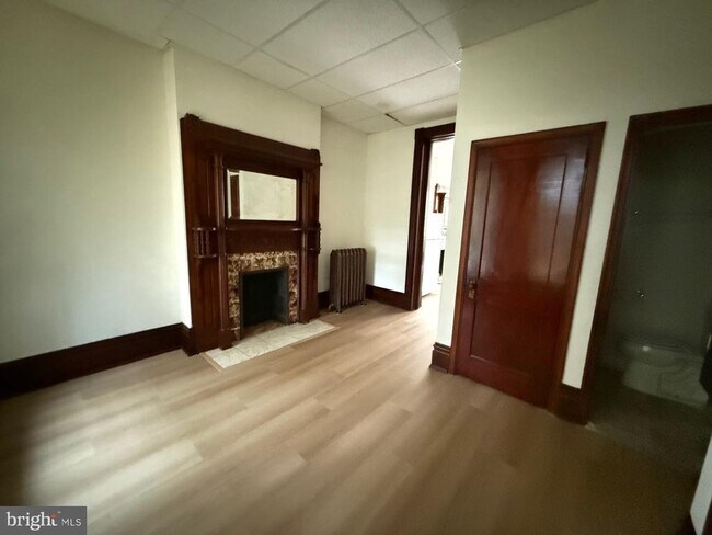 Building Photo - 130 S Potomac St